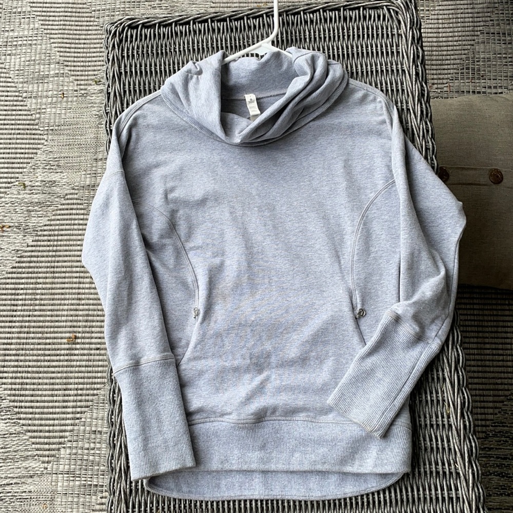 Lululemon turtleneck